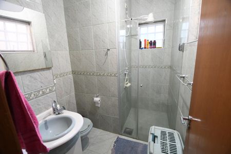 Casa à venda com 230m², 4 quartos e 5 vagasBanheiro Suíte 3