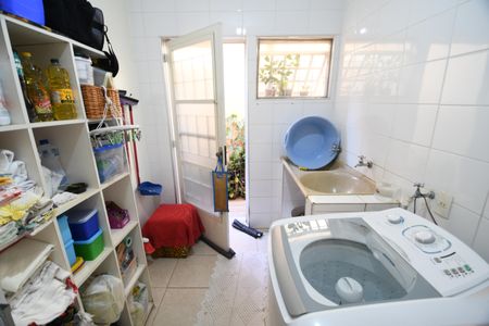 Casa à venda com 230m², 4 quartos e 5 vagasÁrea de Serviço