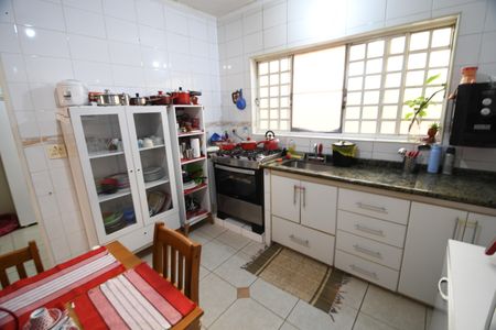 Casa à venda com 230m², 4 quartos e 5 vagasCozinha
