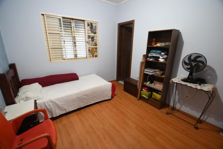 Casa à venda com 230m², 4 quartos e 5 vagasSuíte 2