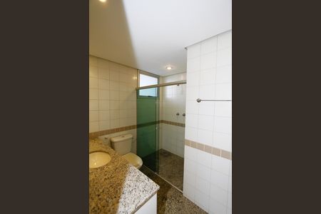 Apartamento à venda com 199m², 3 quartos e 4 vagasBanheiro 2