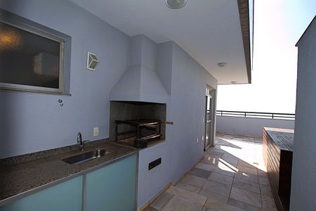 Apartamento à venda com 199m², 3 quartos e 4 vagas Apartamento à venda com 199m², 3 quartos e 4 vagasChurrasqueira