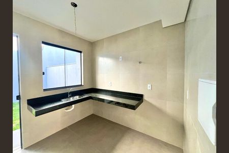 Casa à venda com 109m², 2 quartos e 1 vaga