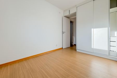 Apartamento para alugar com 65m², 2 quartos e 2 vagas Apartamento para alugar com 65m², 2 quartos e 2 vagasQuarto