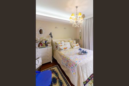 Apartamento à venda com 325m², 4 quartos e 5 vagas Apartamento à venda com 325m², 4 quartos e 5 vagasSuíte 1