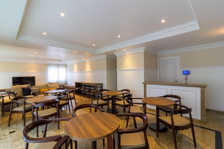 Apartamento à venda com 325m², 4 quartos e 5 vagas Apartamento à venda com 325m², 4 quartos e 5 vagasÁrea comum