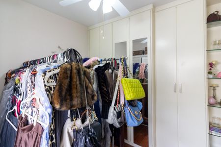 Apartamento à venda com 325m², 4 quartos e 5 vagas Apartamento à venda com 325m², 4 quartos e 5 vagasSuíte 3