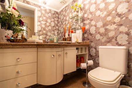 Apartamento à venda com 325m², 4 quartos e 5 vagas Apartamento à venda com 325m², 4 quartos e 5 vagasLavabo