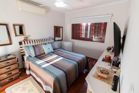 Casa à venda com 284m², 3 quartos e 4 vagas Casa à venda com 284m², 3 quartos e 4 vagasSuíte 2