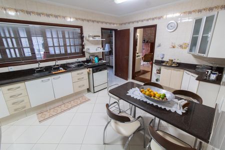 Casa à venda com 284m², 3 quartos e 4 vagas Casa à venda com 284m², 3 quartos e 4 vagasCozinha