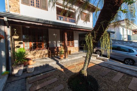 Casa à venda com 284m², 3 quartos e 4 vagas Casa à venda com 284m², 3 quartos e 4 vagasÁrea comum