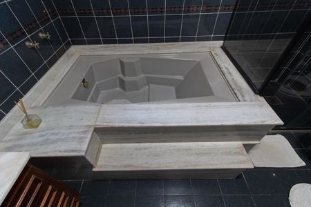 Casa à venda com 284m², 3 quartos e 4 vagas Casa à venda com 284m², 3 quartos e 4 vagasBanheiro Social