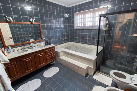 Casa à venda com 284m², 3 quartos e 4 vagas Casa à venda com 284m², 3 quartos e 4 vagasBanheiro Social