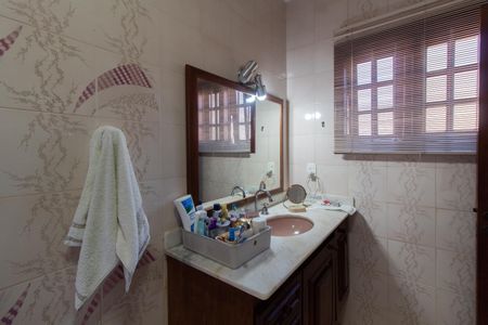 Casa à venda com 284m², 3 quartos e 4 vagas Casa à venda com 284m², 3 quartos e 4 vagasBanheiro da Suíte 2