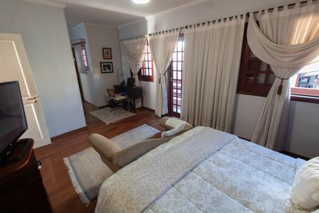 Casa à venda com 284m², 3 quartos e 4 vagas Casa à venda com 284m², 3 quartos e 4 vagasQuarto 3