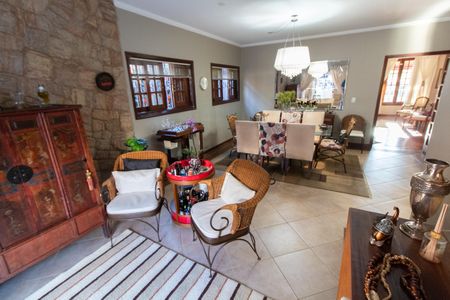 Casa à venda com 284m², 3 quartos e 4 vagas Casa à venda com 284m², 3 quartos e 4 vagasCopa