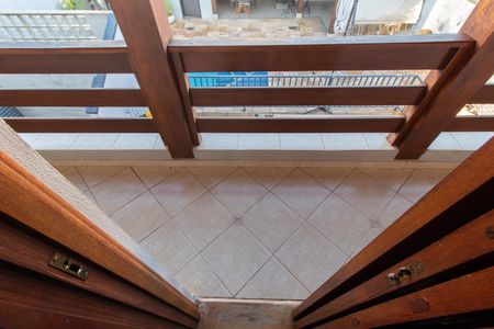 Casa à venda com 284m², 3 quartos e 4 vagas Casa à venda com 284m², 3 quartos e 4 vagasSacada do Quarto 3