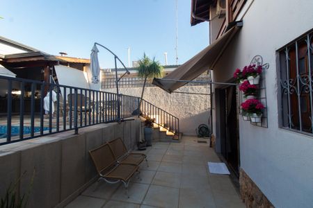 Casa à venda com 284m², 3 quartos e 4 vagas Casa à venda com 284m², 3 quartos e 4 vagasÁrea comum