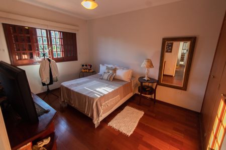 Casa à venda com 284m², 3 quartos e 4 vagas Casa à venda com 284m², 3 quartos e 4 vagasQuarto