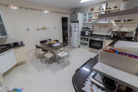 Casa à venda com 284m², 3 quartos e 4 vagas Casa à venda com 284m², 3 quartos e 4 vagasCozinha