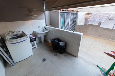 Casa à venda com 284m², 3 quartos e 4 vagas Casa à venda com 284m², 3 quartos e 4 vagasÁrea de Serviço