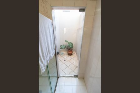 Casa à venda com 284m², 3 quartos e 4 vagas Casa à venda com 284m², 3 quartos e 4 vagasBanheiro da Suíte 2