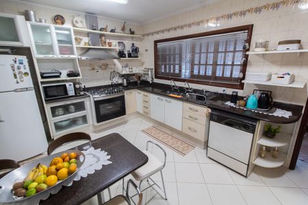 Casa à venda com 284m², 3 quartos e 4 vagas Casa à venda com 284m², 3 quartos e 4 vagasCozinha