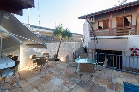 Casa à venda com 284m², 3 quartos e 4 vagas Casa à venda com 284m², 3 quartos e 4 vagasÁrea comum