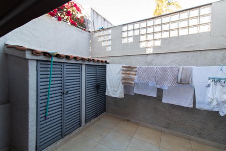 Casa à venda com 284m², 3 quartos e 4 vagas Casa à venda com 284m², 3 quartos e 4 vagasÁrea de Serviço