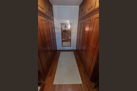 Casa à venda com 284m², 3 quartos e 4 vagas Casa à venda com 284m², 3 quartos e 4 vagasCloset da suíte