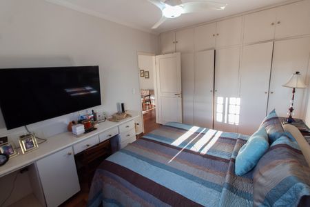 Casa à venda com 284m², 3 quartos e 4 vagas Casa à venda com 284m², 3 quartos e 4 vagasSuíte 2