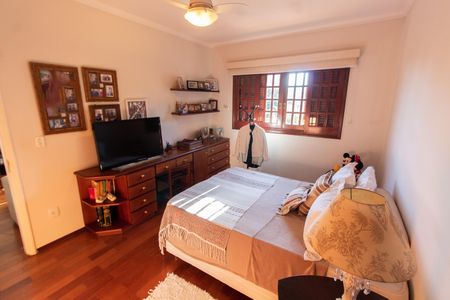 Casa à venda com 284m², 3 quartos e 4 vagas Casa à venda com 284m², 3 quartos e 4 vagasQuarto