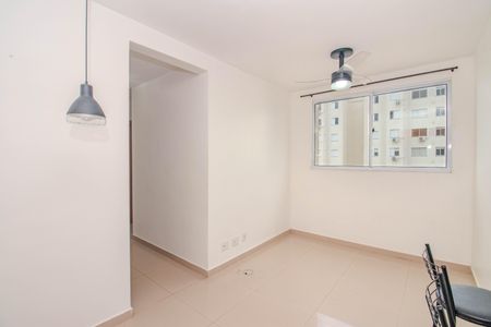 Sala de apartamento para alugar com 2 quartos, 45m² em Humaitá, Porto Alegre