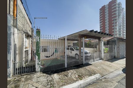 Casa à venda com 200m², 4 quartos e 2 vagas Casa à venda com 200m², 4 quartos e 2 vagasFachada