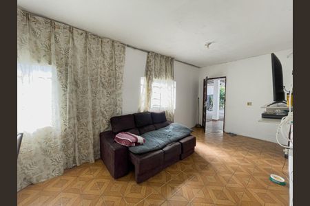 Casa à venda com 200m², 4 quartos e 2 vagas Casa à venda com 200m², 4 quartos e 2 vagasCasa 1 - Sala