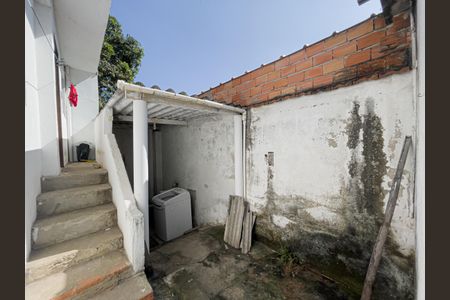 Casa à venda com 200m², 4 quartos e 2 vagas Casa à venda com 200m², 4 quartos e 2 vagasCasa 1 - Área de Serviço