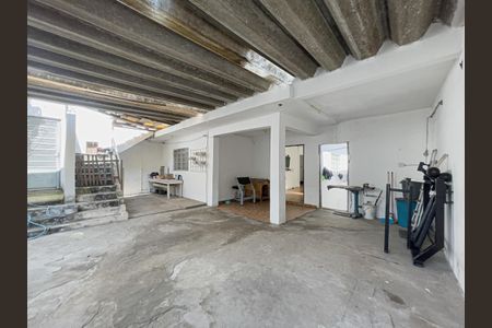 Casa à venda com 200m², 4 quartos e 2 vagas Casa à venda com 200m², 4 quartos e 2 vagasCasa 1 - Quintal