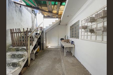 Casa à venda com 200m², 4 quartos e 2 vagas Casa à venda com 200m², 4 quartos e 2 vagasCasa 1 - Quintal