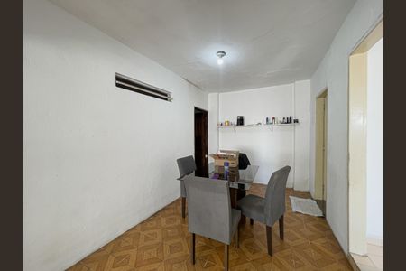 Casa à venda com 200m², 4 quartos e 2 vagas Casa à venda com 200m², 4 quartos e 2 vagasCasa 1 - Sala