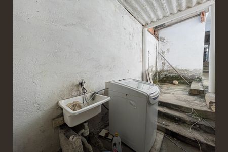 Casa à venda com 200m², 4 quartos e 2 vagas Casa à venda com 200m², 4 quartos e 2 vagasCasa 1 - Área de Serviço