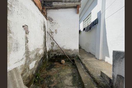 Casa à venda com 200m², 4 quartos e 2 vagas Casa à venda com 200m², 4 quartos e 2 vagasCasa 1 - Área de Serviço