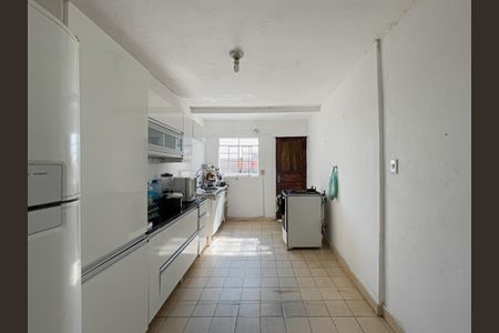 Casa à venda com 200m², 4 quartos e 2 vagas Casa à venda com 200m², 4 quartos e 2 vagasCasa 1 - Cozinha