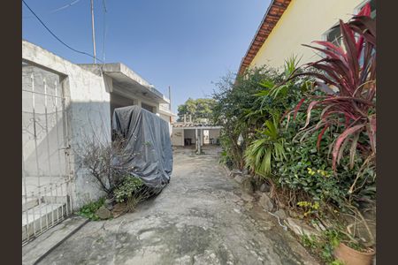 Casa à venda com 200m², 4 quartos e 2 vagas Casa à venda com 200m², 4 quartos e 2 vagasCasa 1 - Garagem