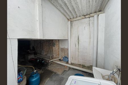 Casa à venda com 200m², 4 quartos e 2 vagas Casa à venda com 200m², 4 quartos e 2 vagasCasa 1 - Área de Serviço