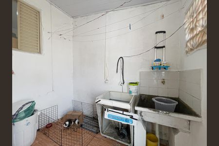 Casa à venda com 200m², 4 quartos e 2 vagas Casa à venda com 200m², 4 quartos e 2 vagasCasa 2 - Área de Serviço