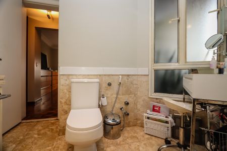 Apartamento à venda com 480m², 4 quartos e 4 vagas Apartamento à venda com 480m², 4 quartos e 4 vagasBanheiro da Suite Master