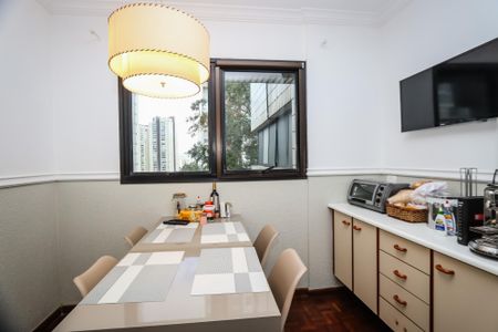 Apartamento à venda com 480m², 4 quartos e 4 vagas Apartamento à venda com 480m², 4 quartos e 4 vagasCopa