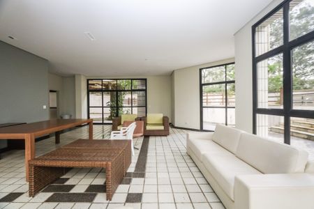 Apartamento à venda com 480m², 4 quartos e 4 vagas Apartamento à venda com 480m², 4 quartos e 4 vagasÁrea comum - Salão de festas