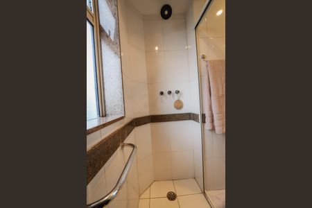 Apartamento à venda com 480m², 4 quartos e 4 vagas Apartamento à venda com 480m², 4 quartos e 4 vagasBanheiro da Suite 3
