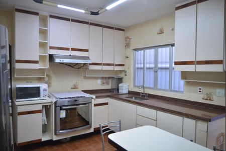 Casa para alugar com 243m², 6 quartos e 4 vagasCozinha